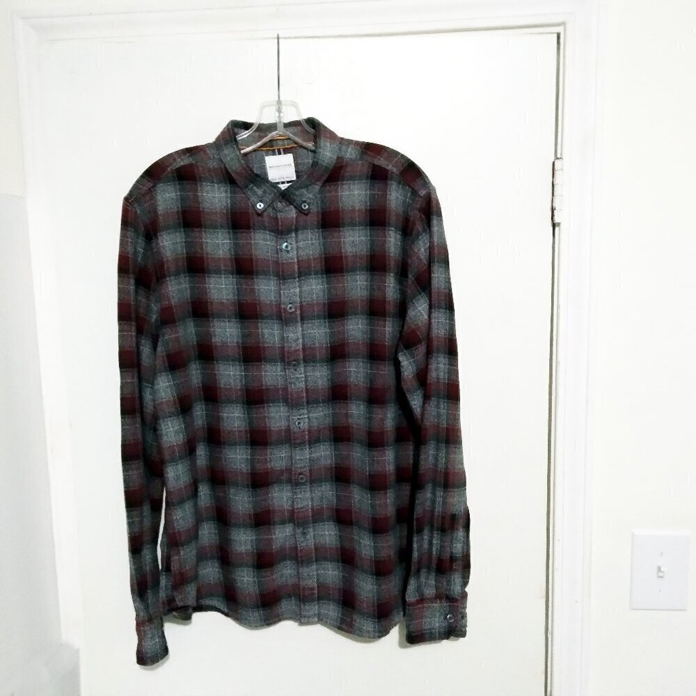 Burgundy & Grey Plaid Midweight Flannel Shirt  Super Soft & Stylish Details XL